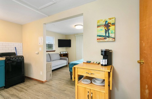 Grayland Cottage | Cottage w/Sundeck near Beach | WiFi