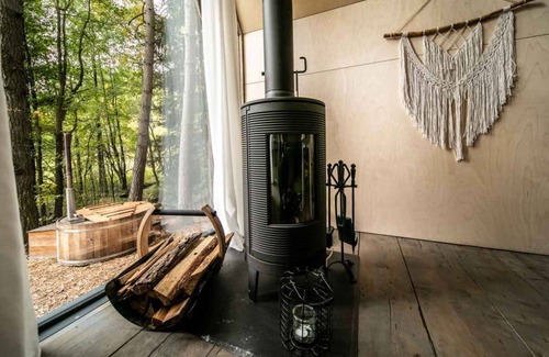 Kouty Cottage | Cottage with fireplace and heated outside barrel