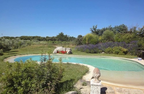 Vergeze House | cottage with heated pool and pool house in mas