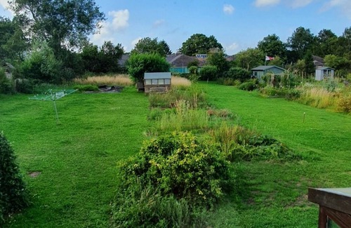 Corsham Cottage | Cottage with Large Drive