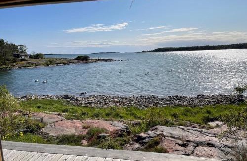 Mariehamn House | Cottage with own beach, seaterrace & pavillion.