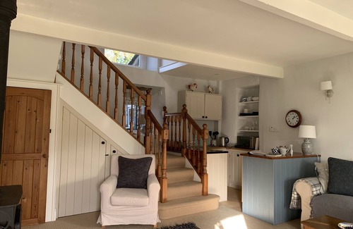 Grassington Cottage | Cottage with pretty garden and views. 2 mins from cobbled square, pubs/amenities