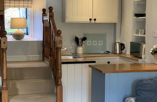 Grassington Cottage | Cottage with pretty garden and views. 2 mins from cobbled square, pubs/amenities