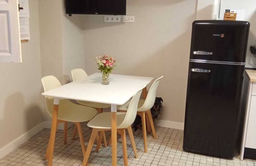 La Adrada House | Cottage with private garden, air conditioning and barbecue. Pets are allowed.