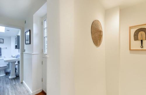 Salcombe House | Cottages in Tranquil Hamlet