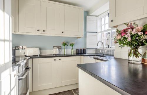 Salcombe House | Cottages in Tranquil Hamlet