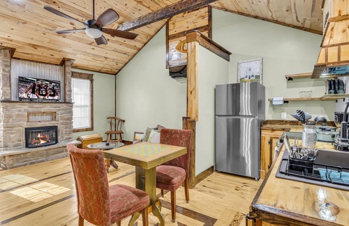Starkville House | Cotton District | Spacious | Smart TVs