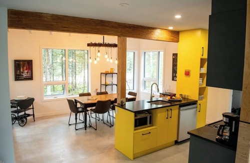 Sainte-Christine-d'Auvergne Ski Chalet | Country Comfort - Woods & RiverLa Sittelle