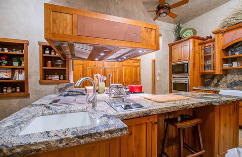 Torrey House | Cougar Ridge Resort, LLC