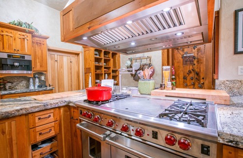 Torrey House | Cougar Ridge Resort, LLC