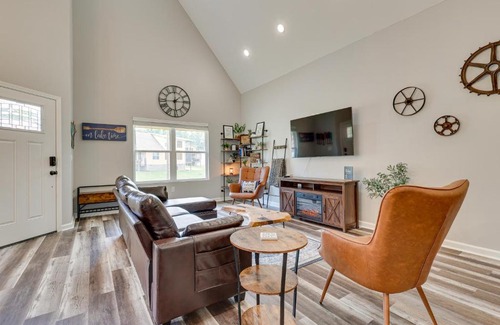Counce House | Counce Vacation Rental with Private Deck Near Golf!