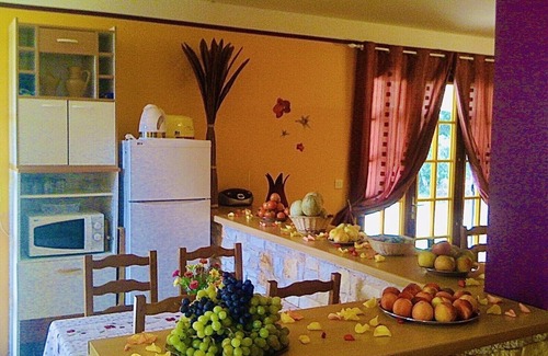 Montaren-et-Saint-Mediers Villa | Country house with pool and jacuzzi. Free WIFI.