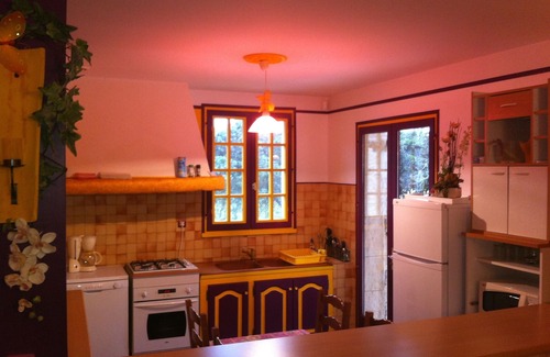 Montaren-et-Saint-Mediers Villa | Country house with pool and jacuzzi. Free WIFI.