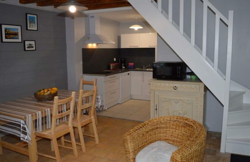 Saint-Nicolas-des-Motets Cottage | Country Cottage Near Loire Chateaux, Garden & Family-Friendly Amenities