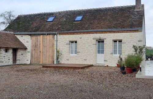 Saint-Nicolas-des-Motets Cottage | Country Cottage Near Loire Chateaux, Garden & Family-Friendly Amenities