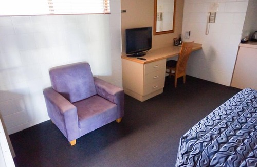 Ayr Hotel | Country Ayr Motel