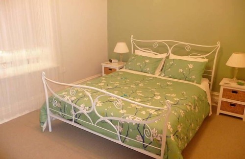 Andrews Bed & Breakfast | Country bakehouse Accommodation