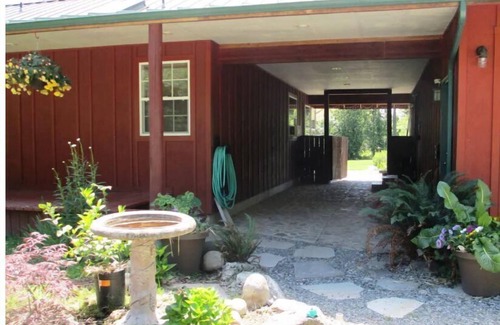 Fort Lewis House | Country Beauty, Peaceful & Quiet
