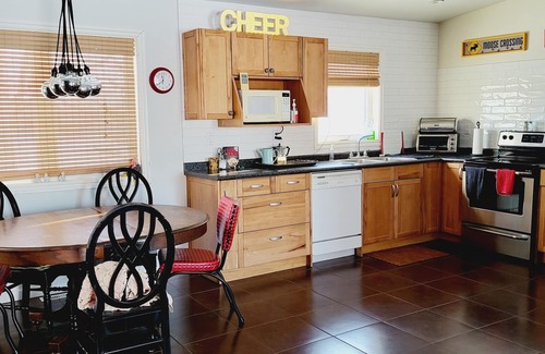 Strathclair Cabin | Country cabin by Riding Mountain National Park- scenery at its best!