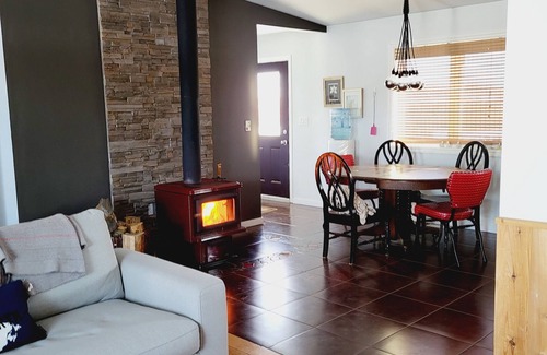 Strathclair Cabin | Country cabin by Riding Mountain National Park- scenery at its best!