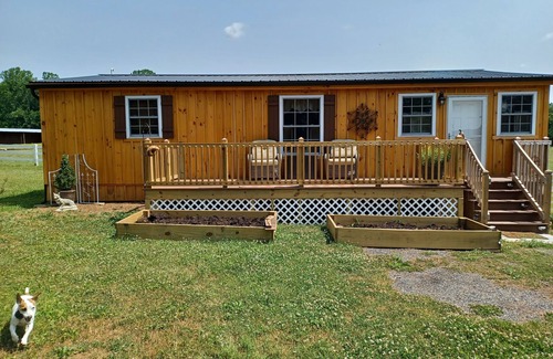 Monkton Cabin | Country cabin in horse country