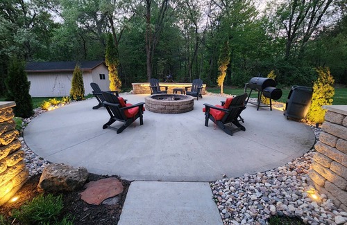 Lyndon Station Ski Chalet | Country Chalet & Indoor/Outdoor Spa, Firepit
