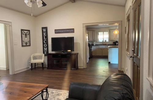 Magnolia House | Country Charm & Comfort