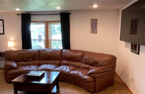 Pueblo House | Country Charmer on the Farm! Pool Table, BIG flat screens