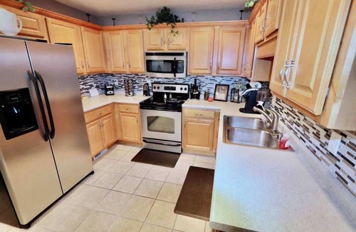Pleasant View House | Country Chic- 4 BR Home-Quiet Country Road