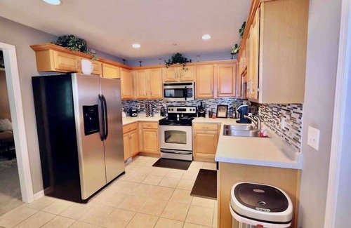 Pleasant View House | Country Chic- 4 BR Home-Quiet Country Road