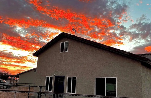 San Tan Valley House | Country-chic private House with laundry.n