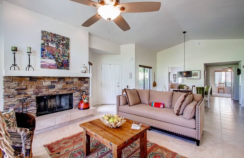 Borrego Springs House | Country Club Home: 2 BR, 2 BA + Den ~ 1 Mi to Golf