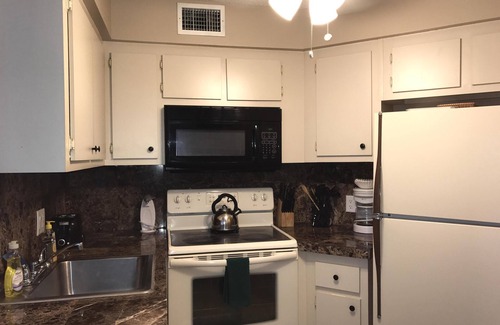 Ventura Condo | Country Club Home away from Home