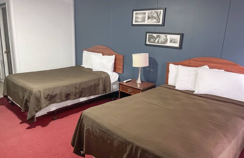 Colby Hotel | Country Club Inn
