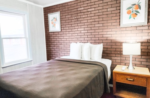 Colby Hotel | Country Club Inn