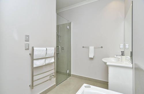 Northwood House | Country Club Terrace - Charming and private cosy townhouse