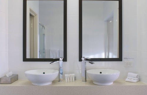 Belmont Hotel | Country Comfort Perth