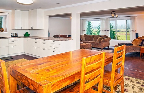 Regional District of Nanaimo Apartment | Country Comfort Suite Retreat