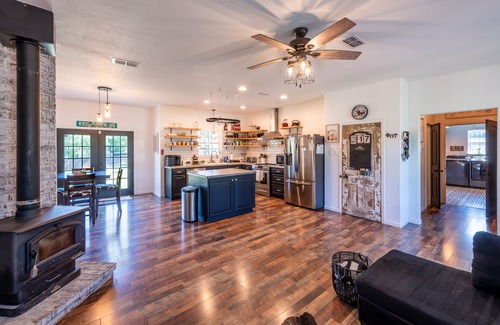 Hico House | Country Comfort with a Fireplace