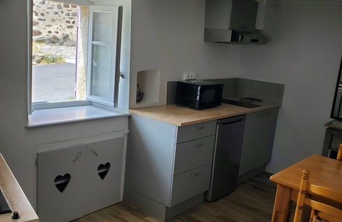 Cerzat Villa | Country cottage 5 minutes from the beach hiking trail
