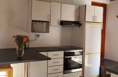 Port Elizabeth Cottage | Country Cottage in Conservation Area off Pari Park