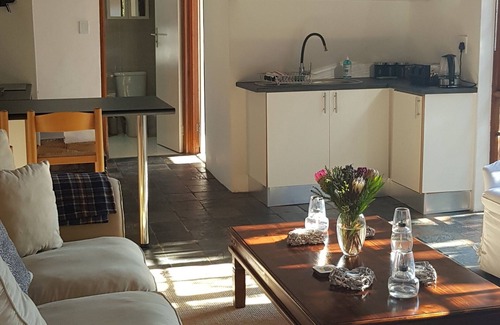 Port Elizabeth Cottage | Country Cottage in Conservation Area off Pari Park
