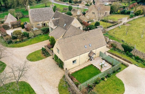 Farmington House | Country Cottage in Heart of the Cotswold