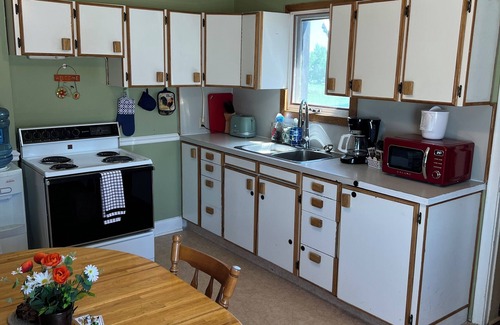 Mountain View Cottage | Country Cottage Near Waterton National Park