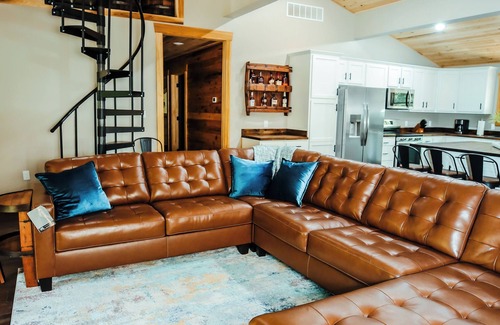 Springfield Cabin | Country Cottage on the Bourbon Trail, near Bardstown, Peaceful, Family, Couples