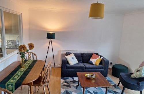 Huntingdon House | Country Cottage Retreat in Huntingdon