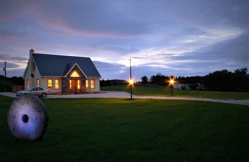 Milford House | Country Cottage with Luxury Hot Tub