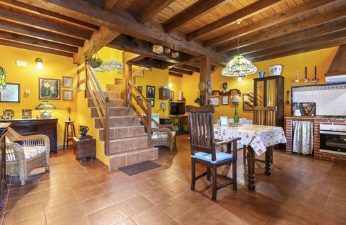 Carabano House | Country House 'La Llavona' with Mountain View, Private Terrace and Wi-Fi
