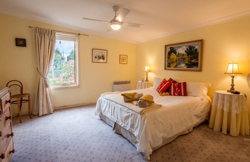 Mount Best House | Country Escape with Stunning Views