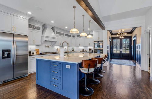 Lindale House | Country estate - pool, outdoor kitchen, home theater, game room, porches